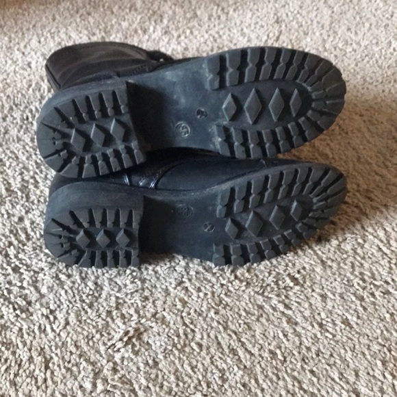 Boots - Picture 4 of 4